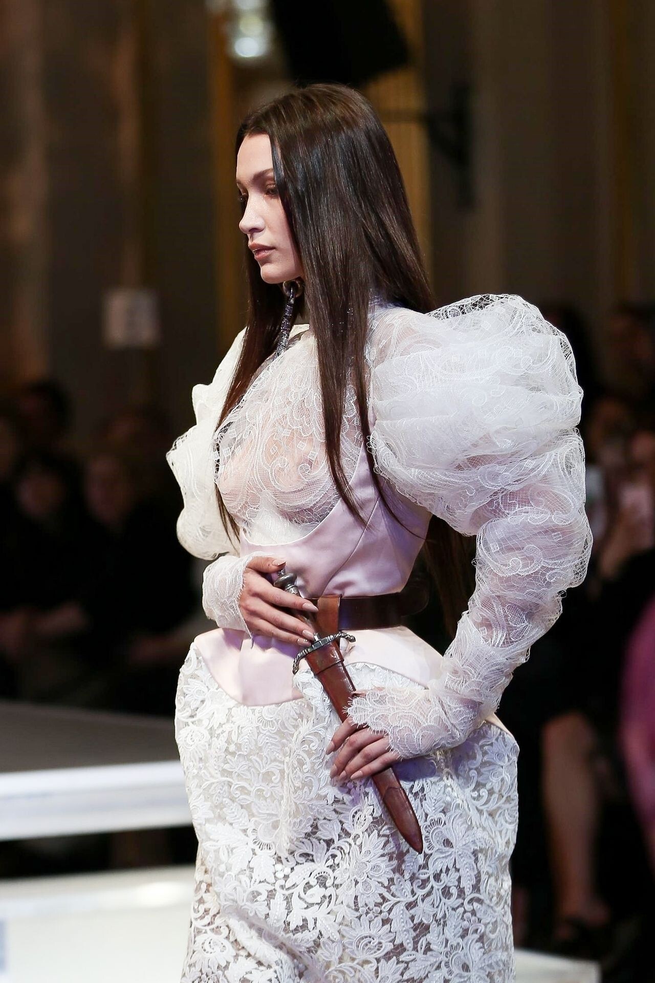bella-hadid-naked-tits-at-vivienne-westwood-2020-paris-thefappening-pro-43 Bella Hadid Fappening