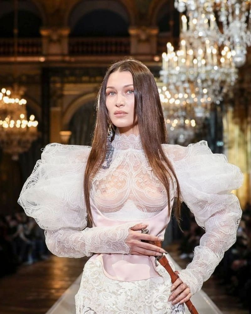 bella-hadid-naked-tits-at-vivienne-westwood-2020-paris-thefappening-pro-61 Bella Hadid See Through