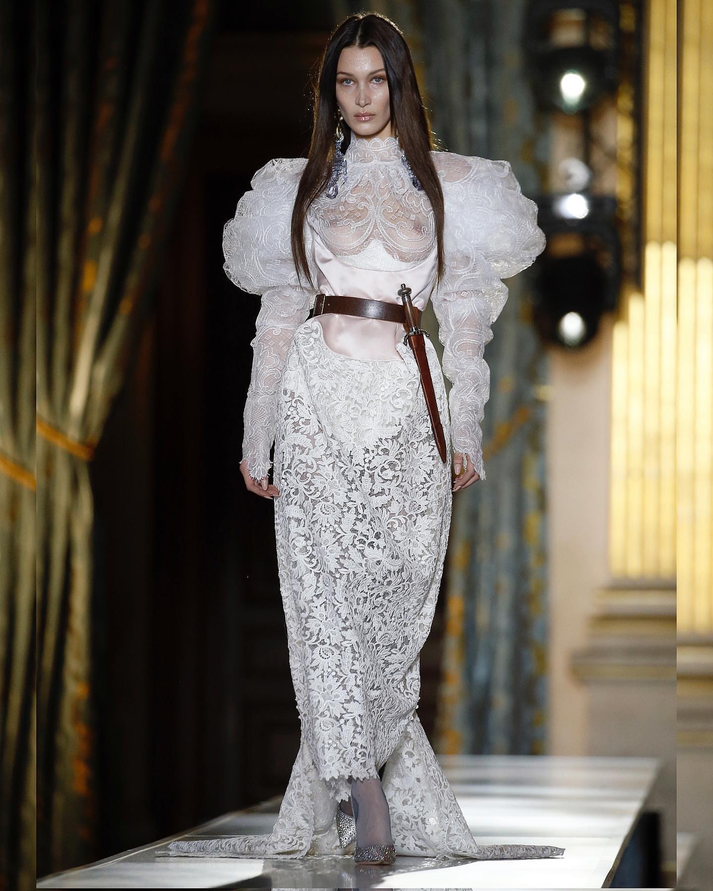 bella-hadid-naked-tits-at-vivienne-westwood-2020-paris-thefappening-pro-62 bella hadid naked tits at vivienne westwood 2020 paris thefappening pro 62