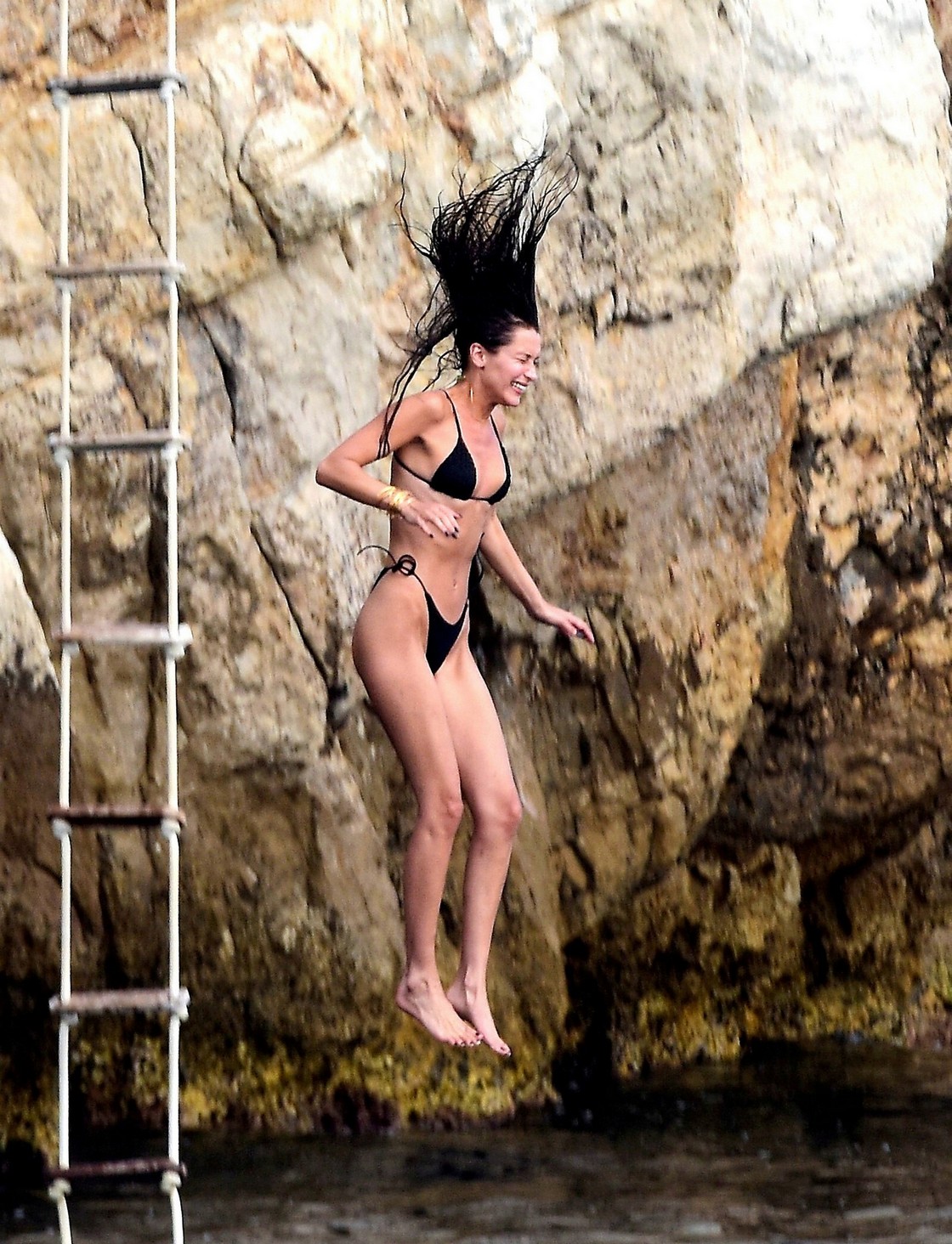 bella-hadid-revealing-bikini-in-cannes-thefappening-cfd-3 Bella Hadid In CAnnes