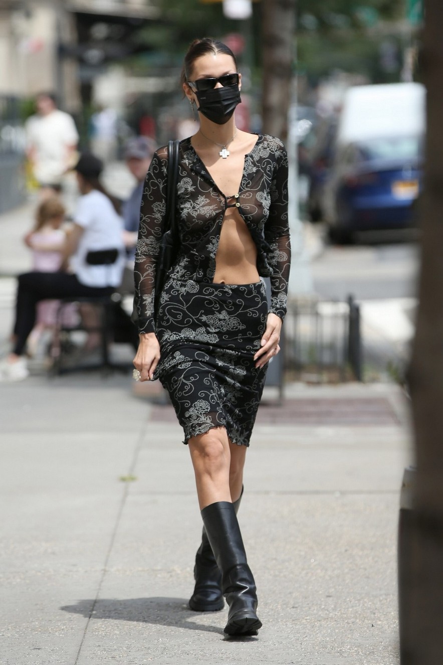 bella-hadid-sideboobs-in-ny-thefappening-cfd-13 bella hadid sideboobs in ny thefappening cfd 13