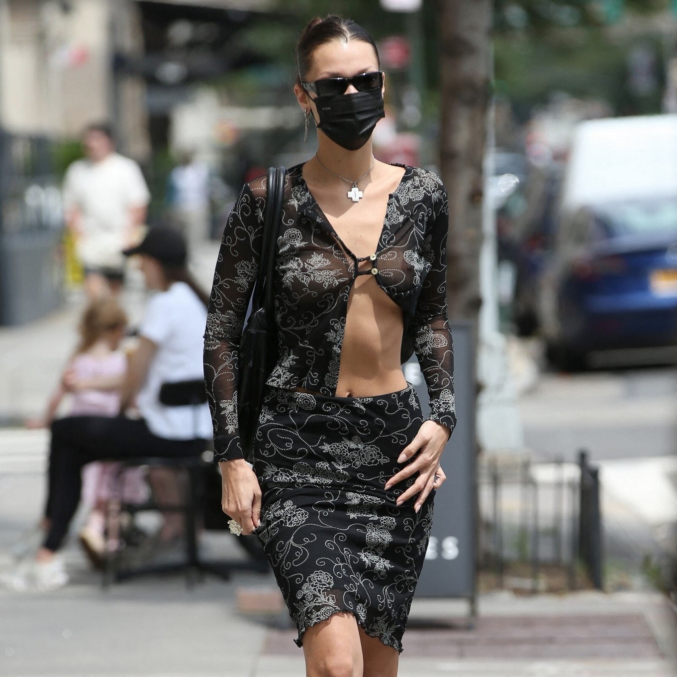 bella-hadid-sideboobs-in-ny-thefappening-cfd-15 bella hadid sideboobs in ny thefappening cfd 15