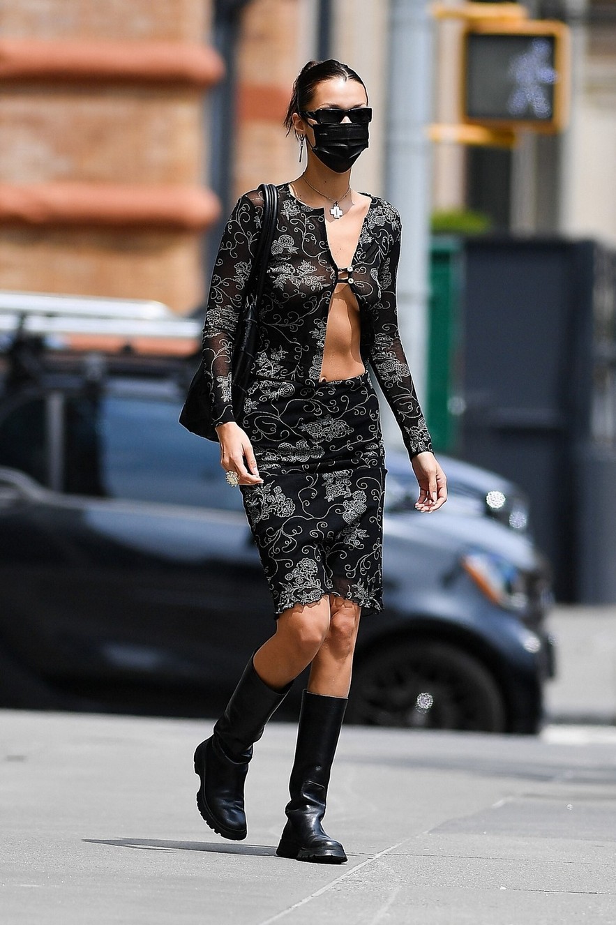bella-hadid-sideboobs-in-ny-thefappening-cfd-7 bella hadid sideboobs in ny thefappening cfd 7