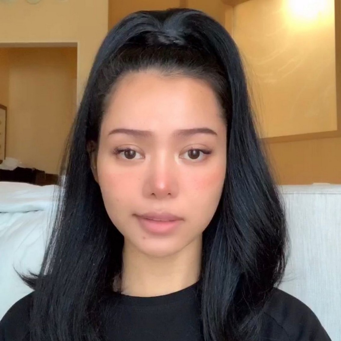 bella-poarch-selfie-thefappening-cfd-3 Bella Poarch No Make Up