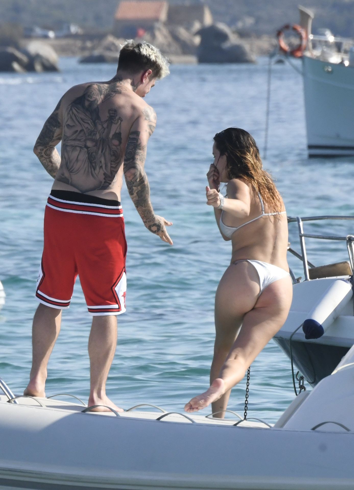 bella-thorne-ass-bikini-thefappening-cfd-17 Bella Thorne Sexy with Benjamin Mascolo