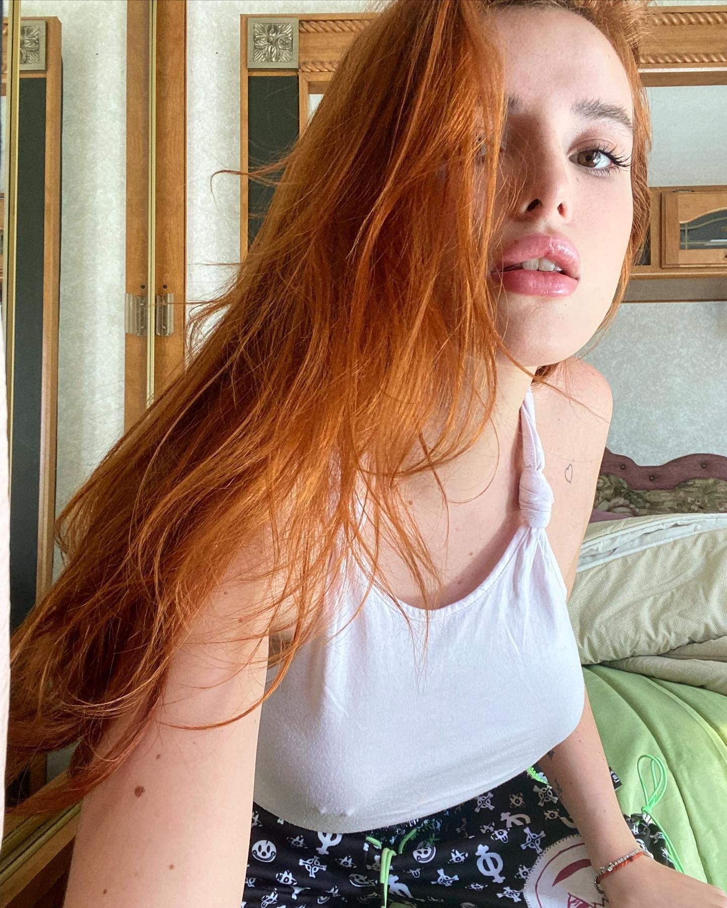 bella-thorne-braless-thefappening-cfd-14 bella thorne braless thefappening cfd 14