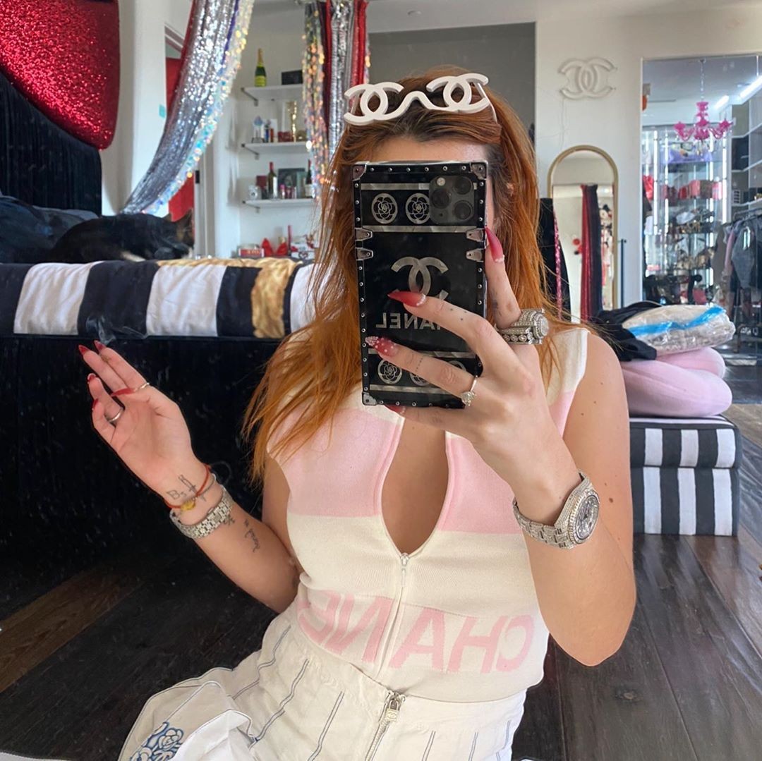 bella-thorne-cutie-selfie-thefappeningpro-1 bella thorne cutie selfie thefappeningpro 1