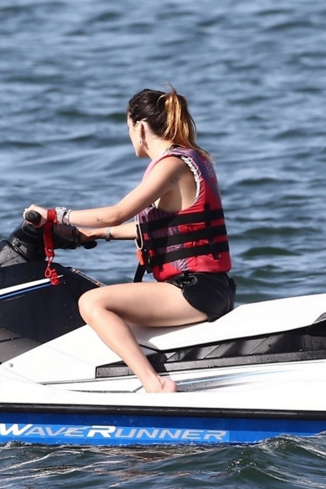 bella-thorne-sexy-jetski-21 bella thorne sexy jetski 21
