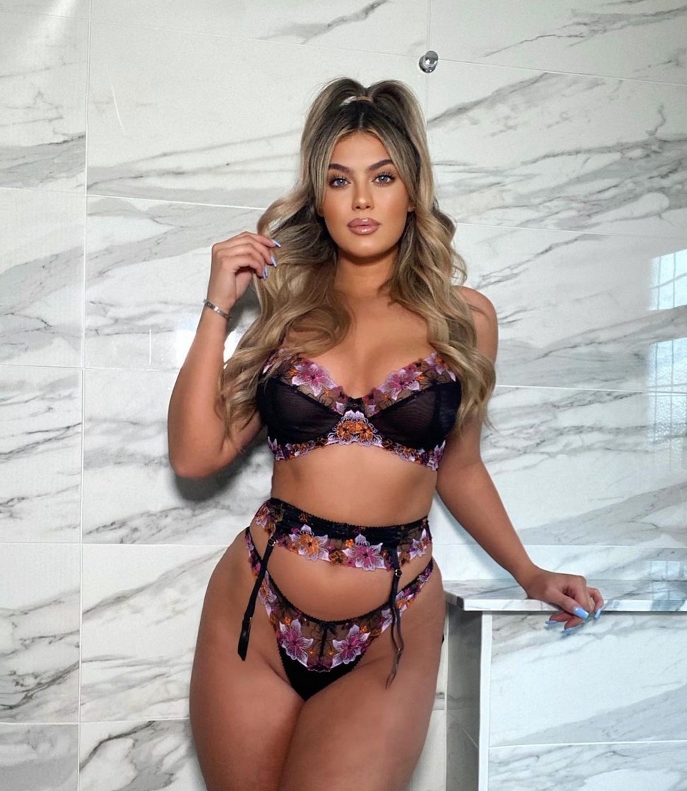 belle-hassan-hot-in-lingerie-thefappening-cfd-23 Belle Hassan Sexy
