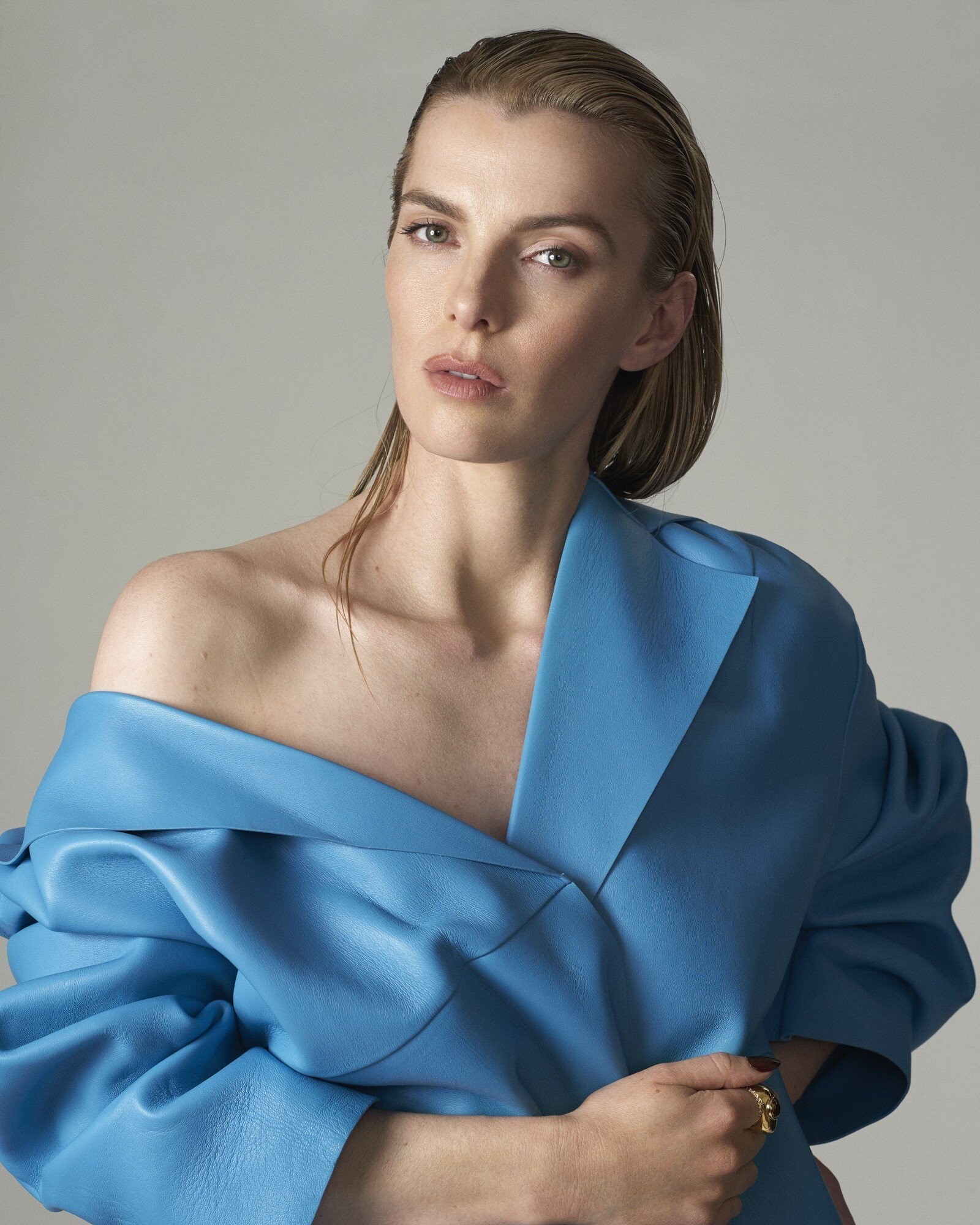 betty-gilpin-sexy-by-erik-lee-snyder-v-magazine-thefappening-pro-1 Betty Gilpin Fappening