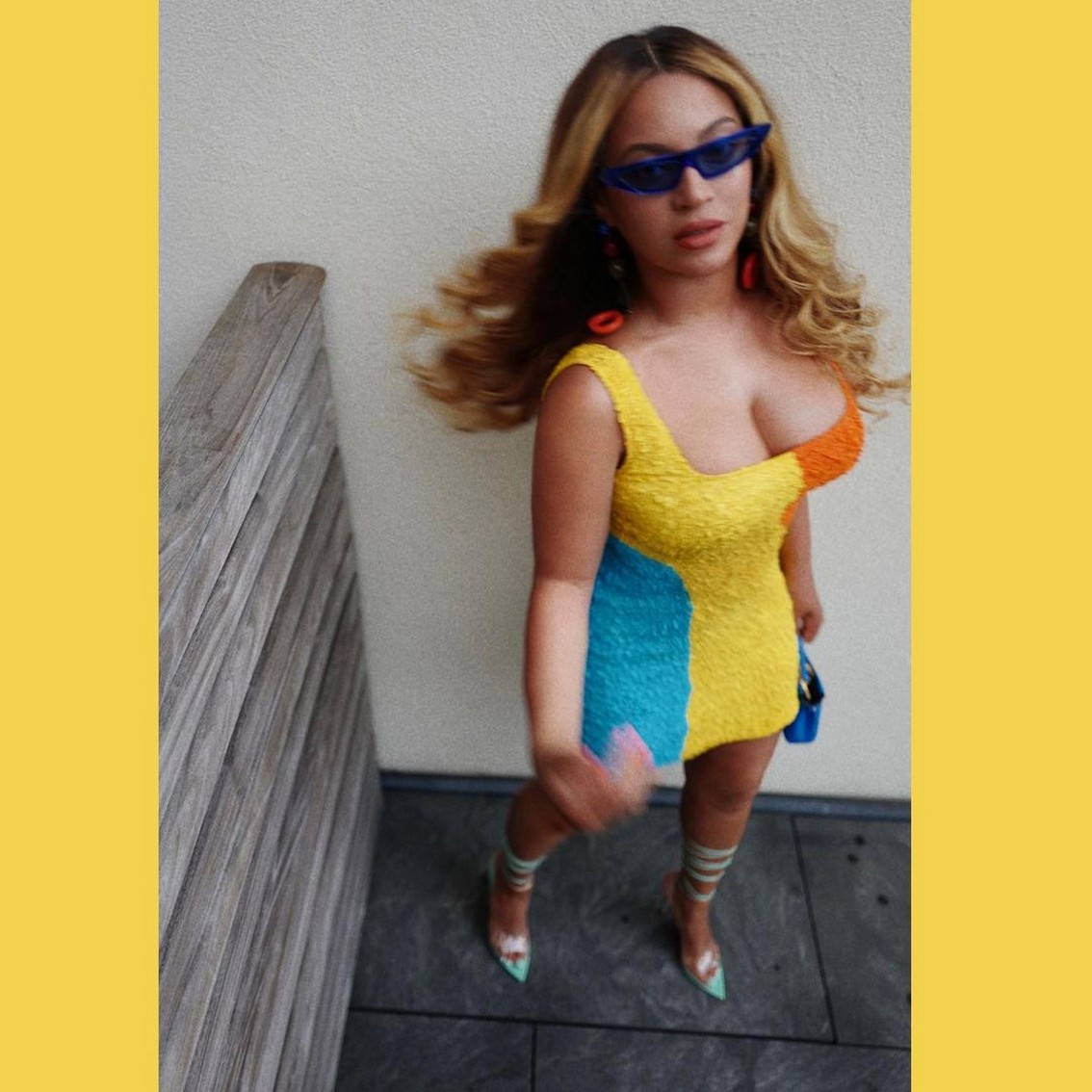 beyonce-sexy-dress-by-mara-hoffman-thefappening-cfd-3-1 Beyonce Sexy In A Dress By Mara Hoffman