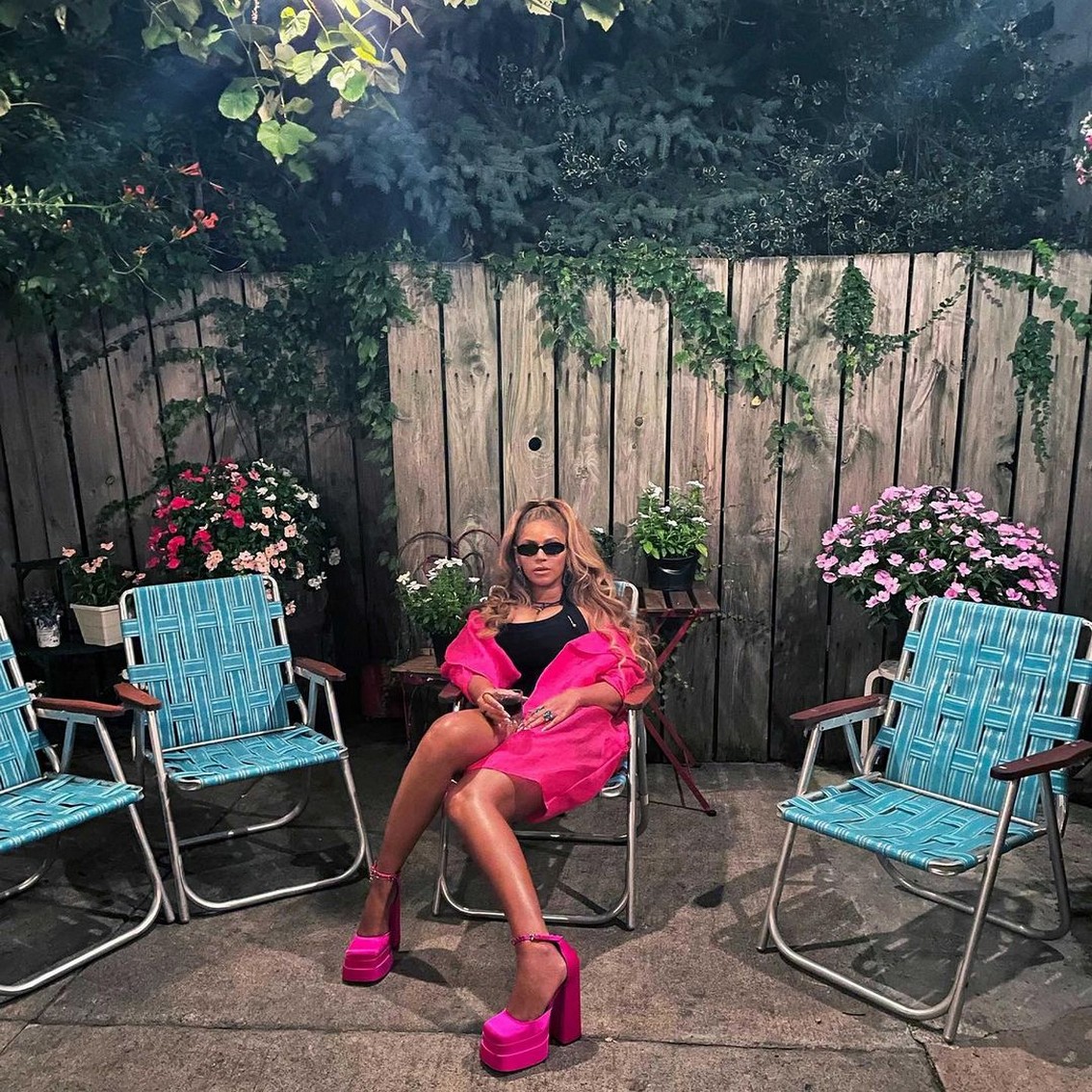 beyonce-sexy-little-black-dress-thefappening-cfd-9 Beyonce Legs