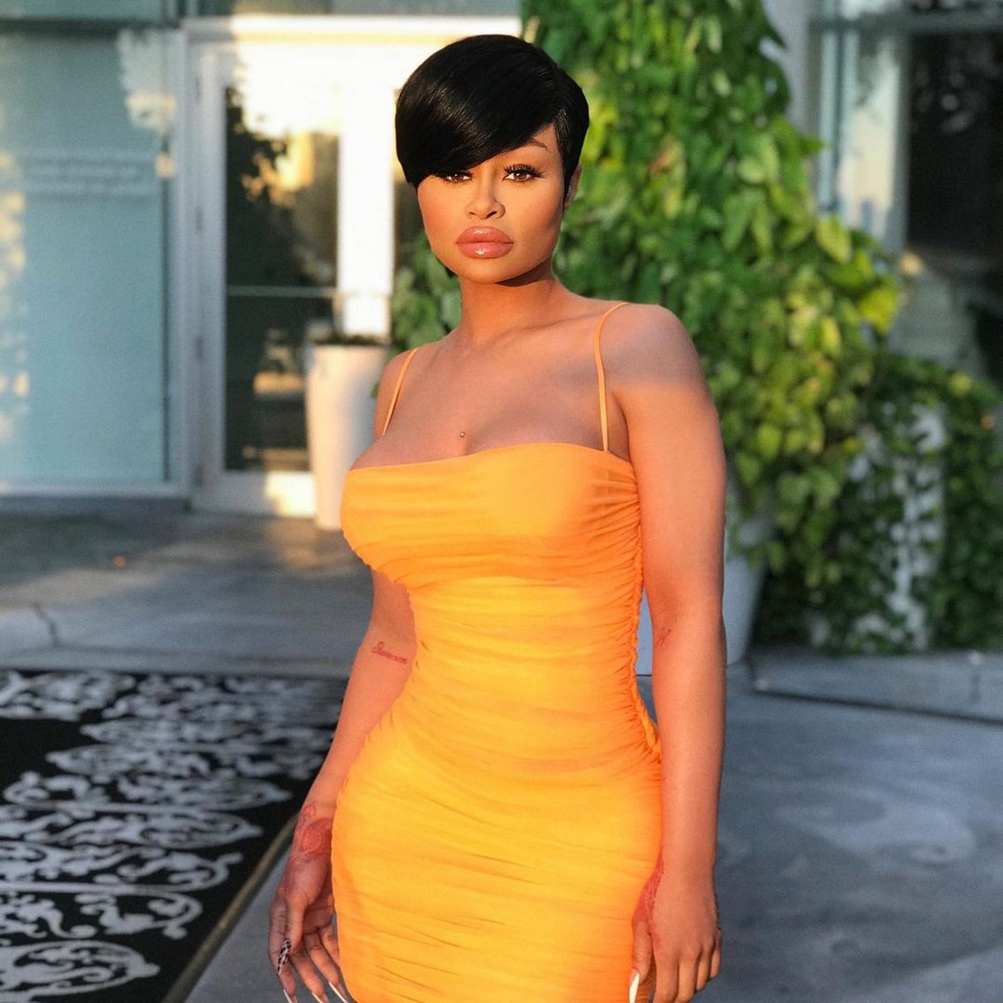 blac-chyna-sexy-in-tight-yellow-dress-thefappening-cfd-1 Blac Chyna Hot