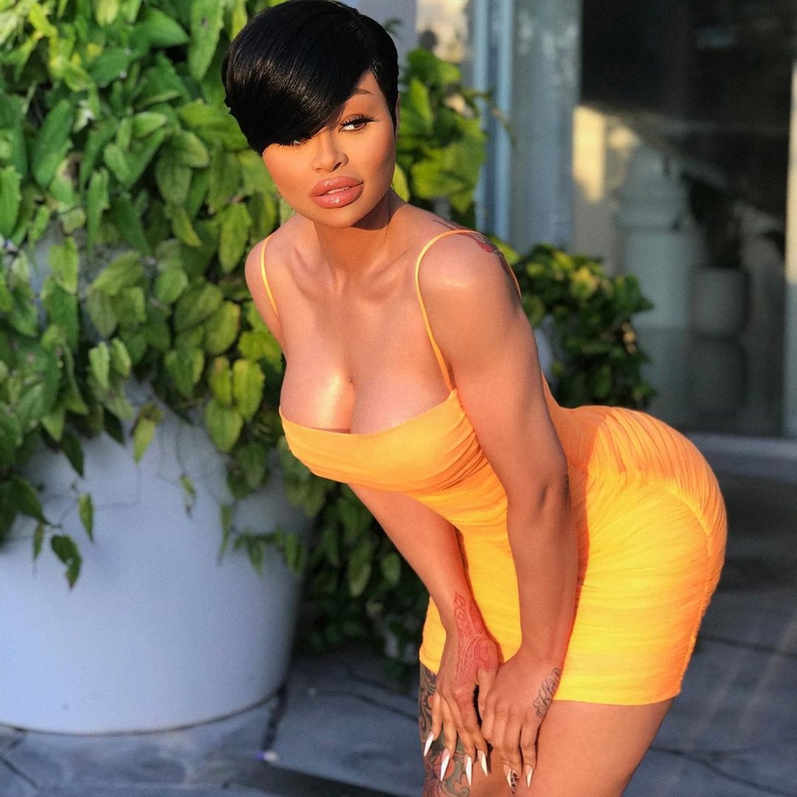 blac-chyna-sexy-in-tight-yellow-dress-thefappening-cfd-2-1 Blac Chyna Sexy In Tight Yellow Dress