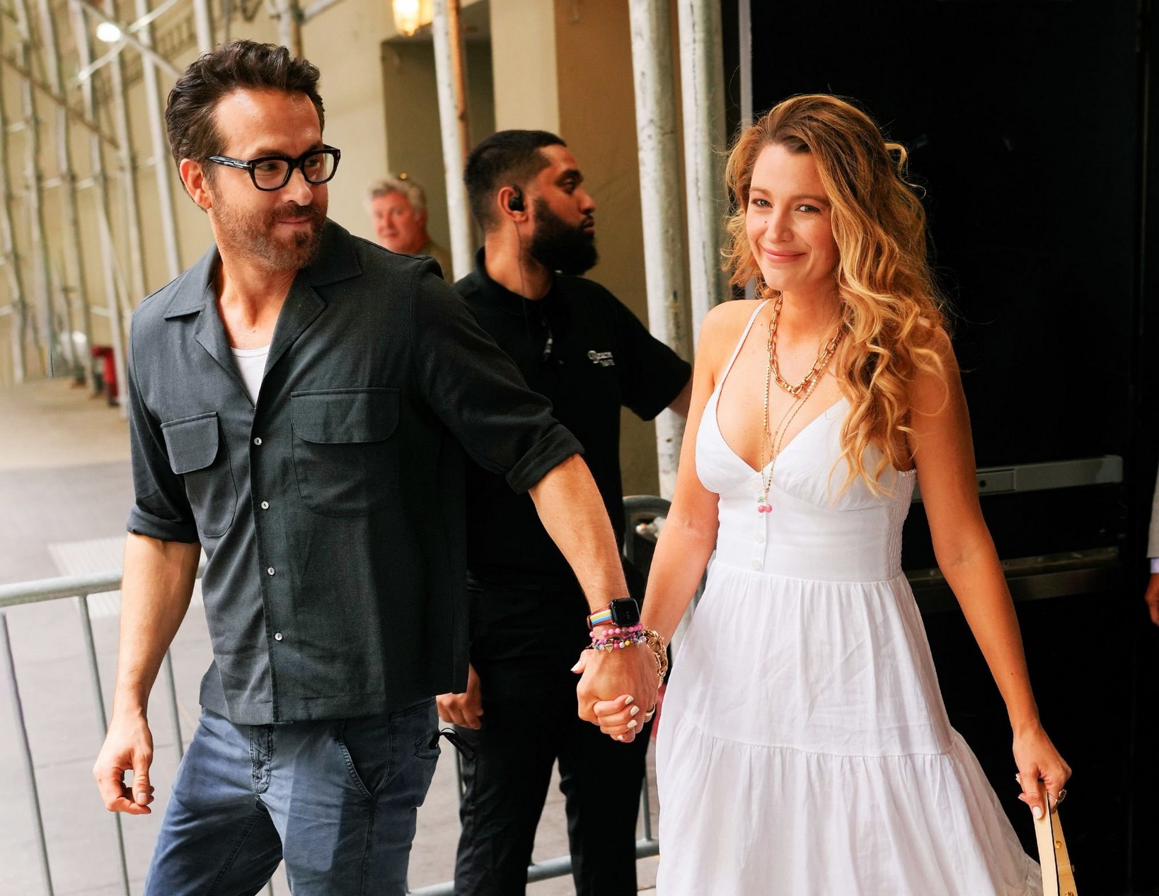blake-lively-cleavage-thefappening-cfd-2 Ryan Reynolds and Blake Lively