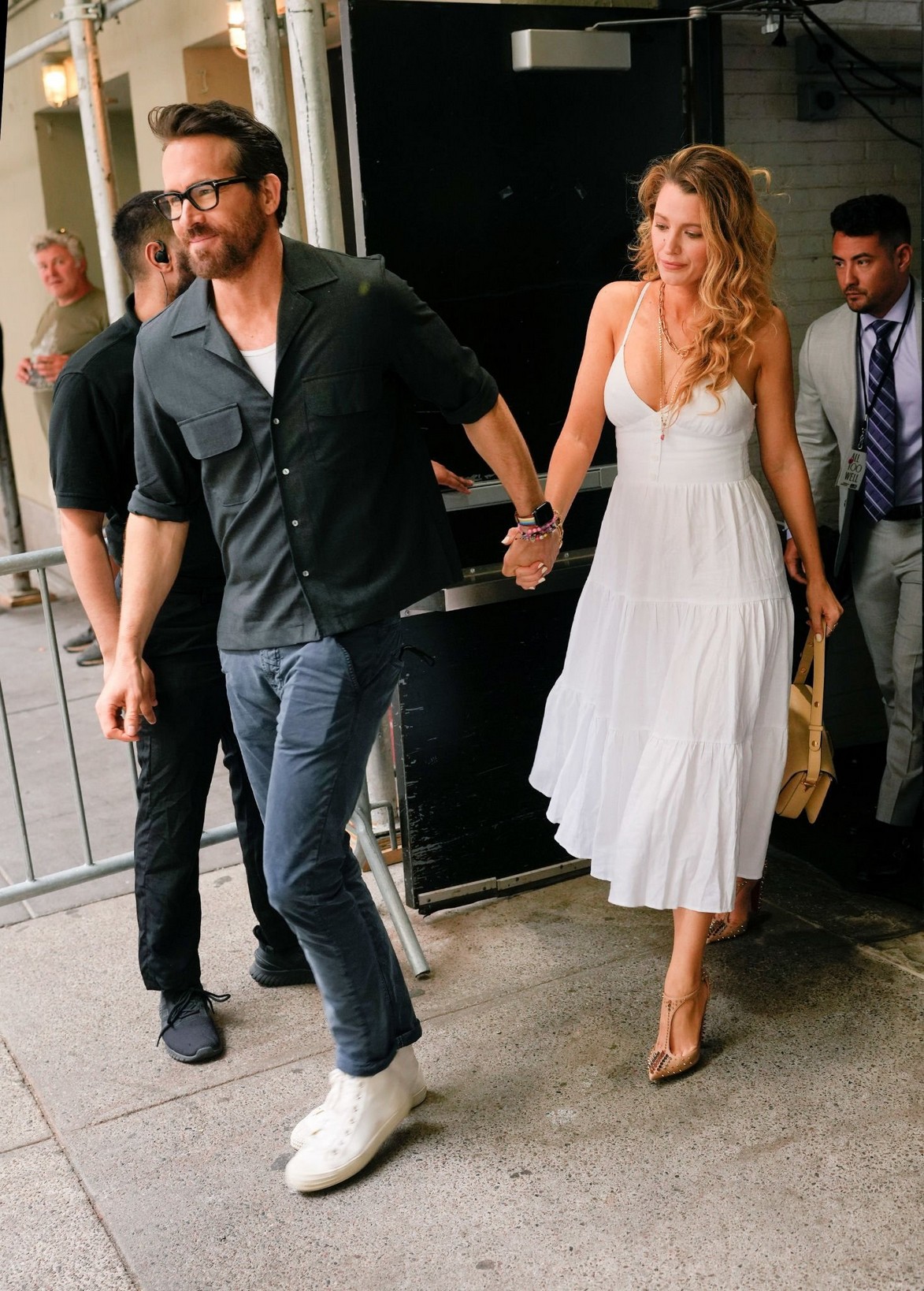 blake-lively-cleavage-thefappening-cfd-3 Blake Lively Sexy