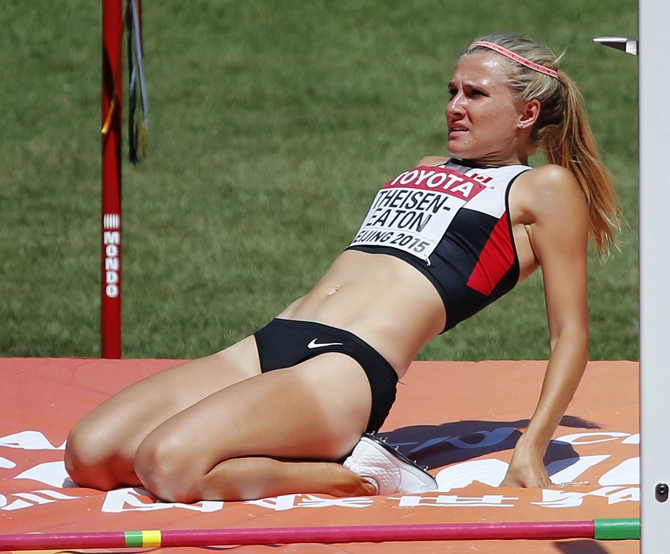 brianne-theisen-sexy-fappening-29 Brianne Theisen Sexy Tan Lines