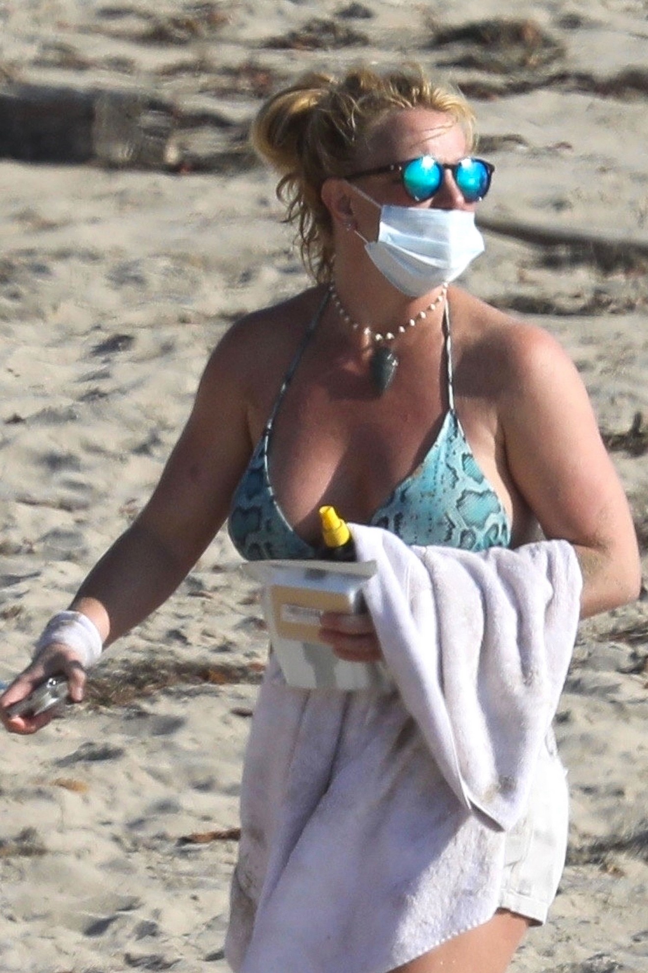 britney-spears-sexy-bikini-malibu-thefappeningpro-40 britney spears sexy bikini malibu thefappeningpro 40