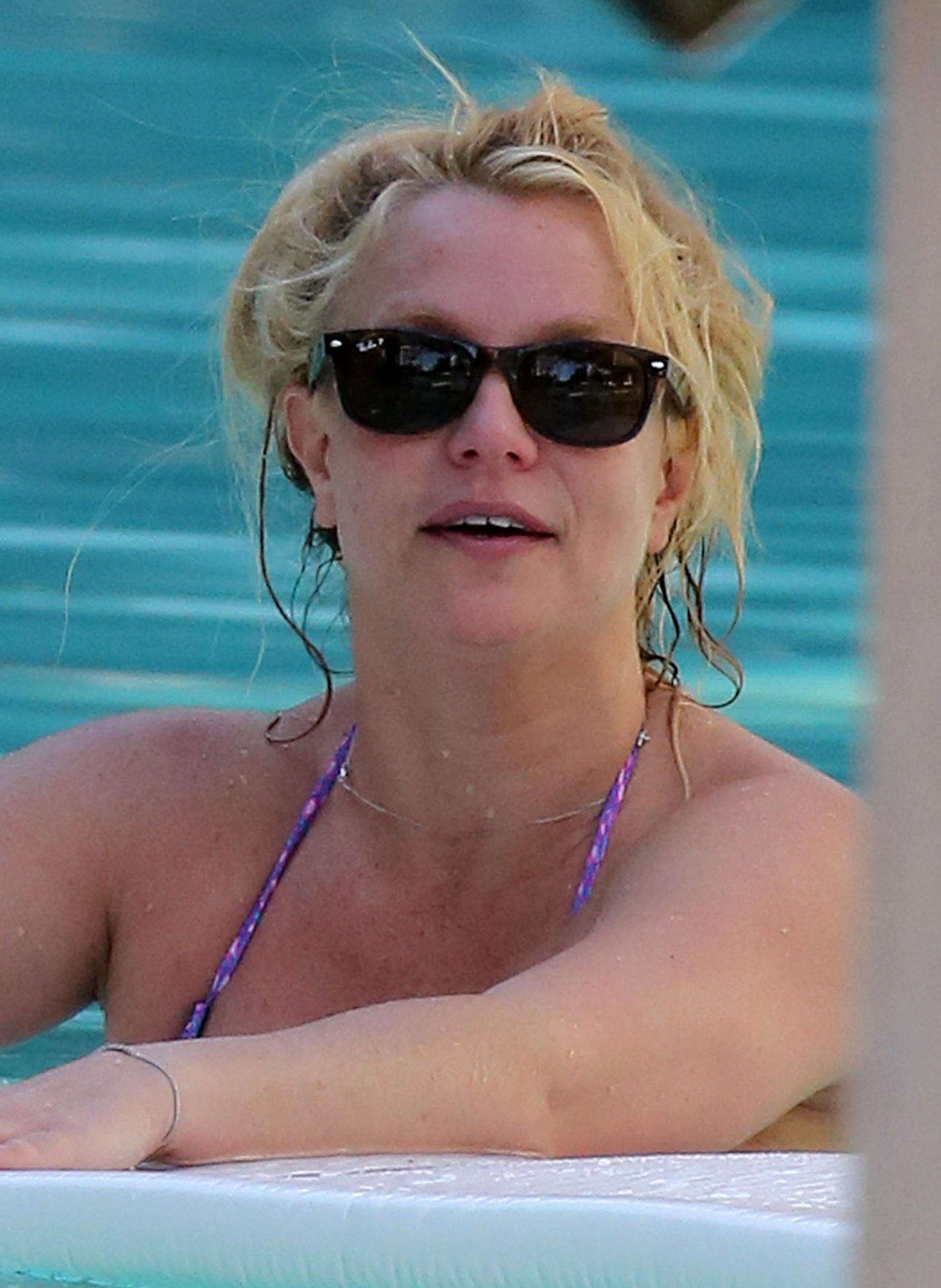 britney-spears-sexy-bikini-thefappening-cfd-4 britney spears sexy bikini thefappening cfd 4