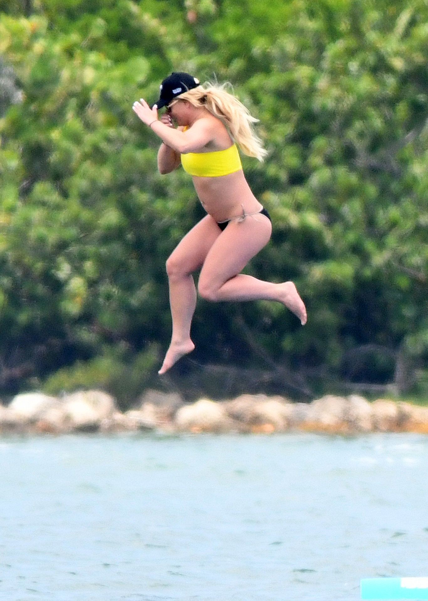britney-spears-sexy-with-sam-asghari-32 britney spears sexy with sam asghari 32