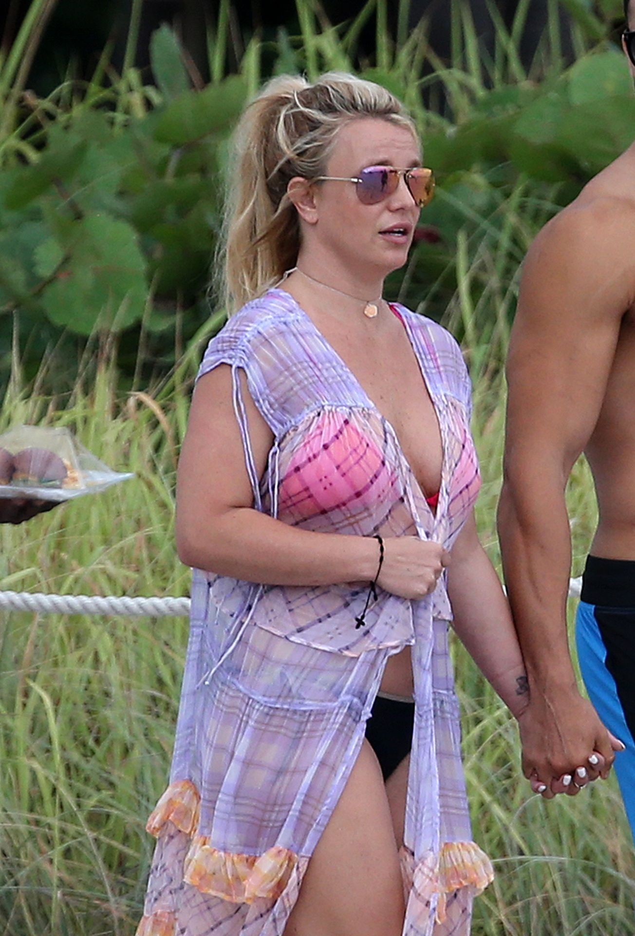 britney-spears-sexy-with-sam-asghari-34 britney spears sexy with sam asghari 34