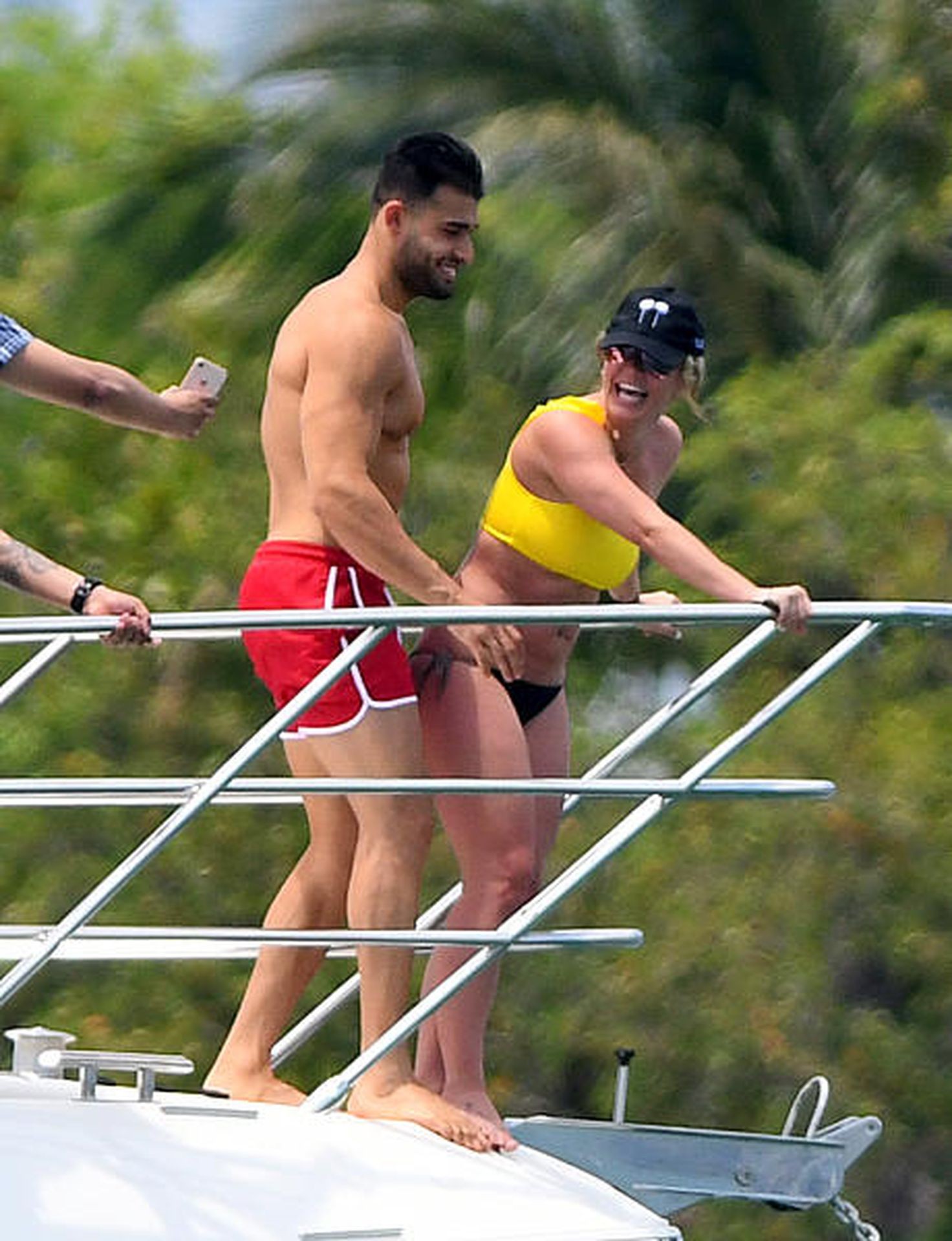 britney-spears-sexy-with-sam-asghari-4 britney spears sexy with sam asghari 4