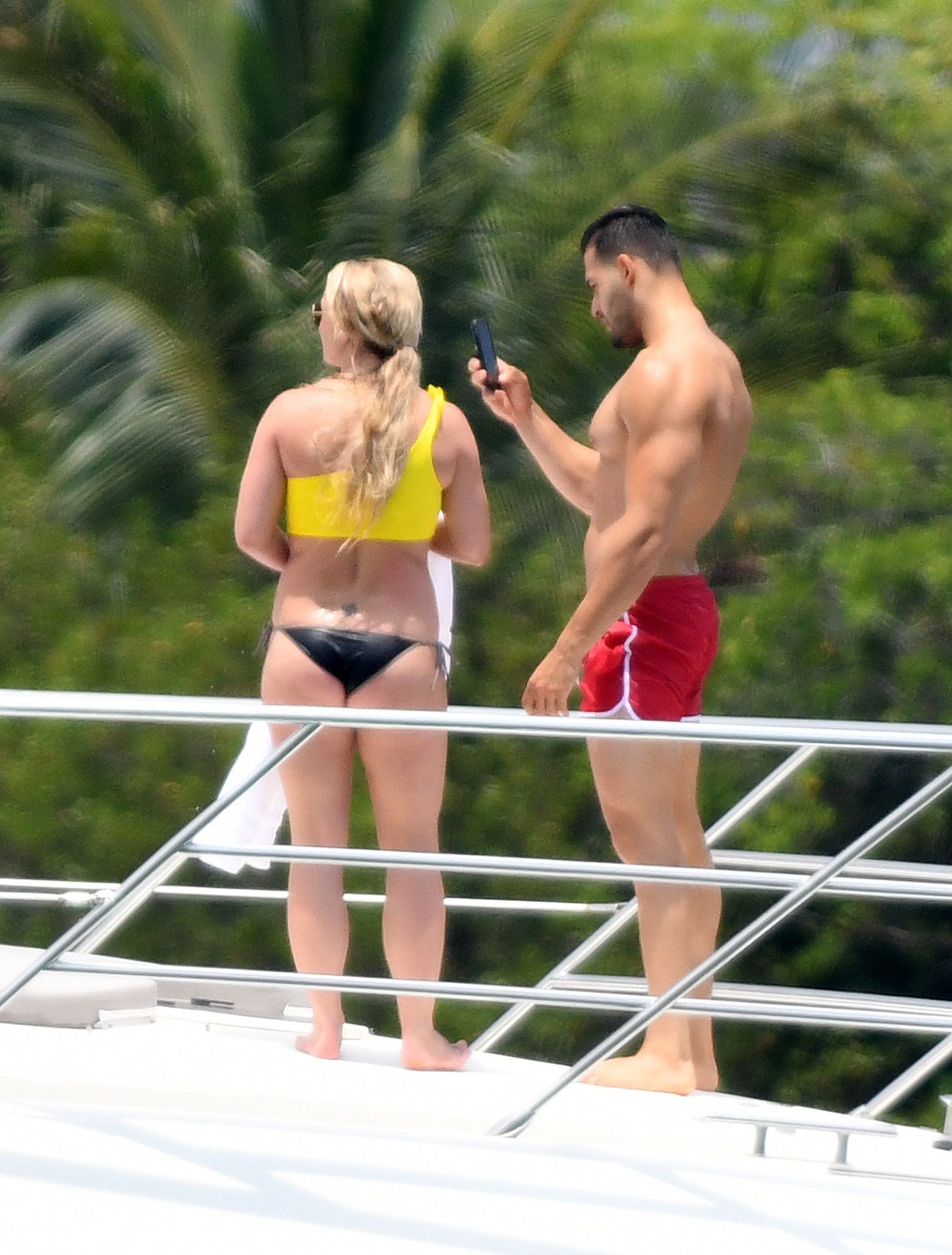 britney-spears-sexy-with-sam-asghari-42 britney spears sexy with sam asghari 42