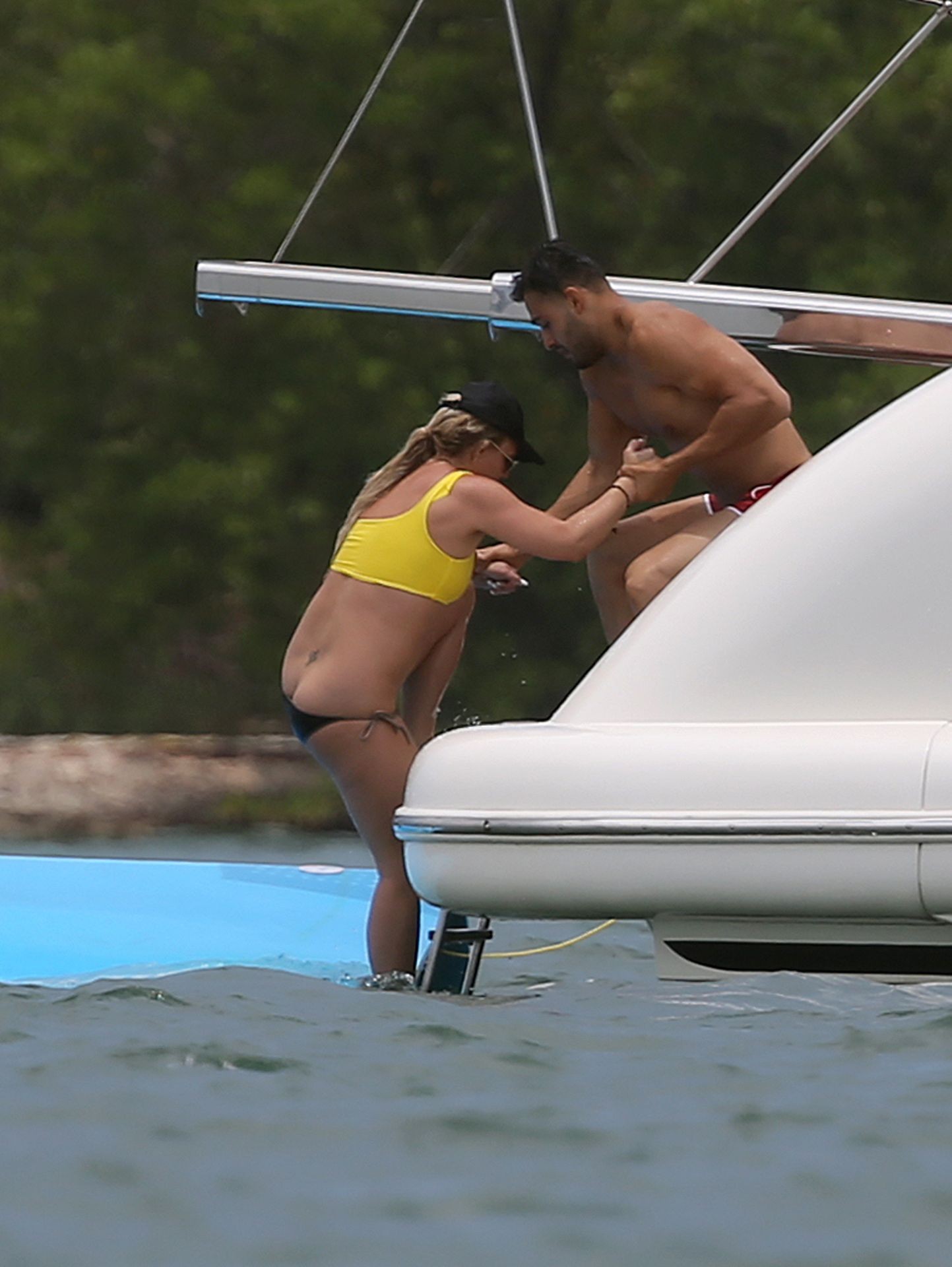 britney-spears-sexy-with-sam-asghari-44 britney spears sexy with sam asghari 44