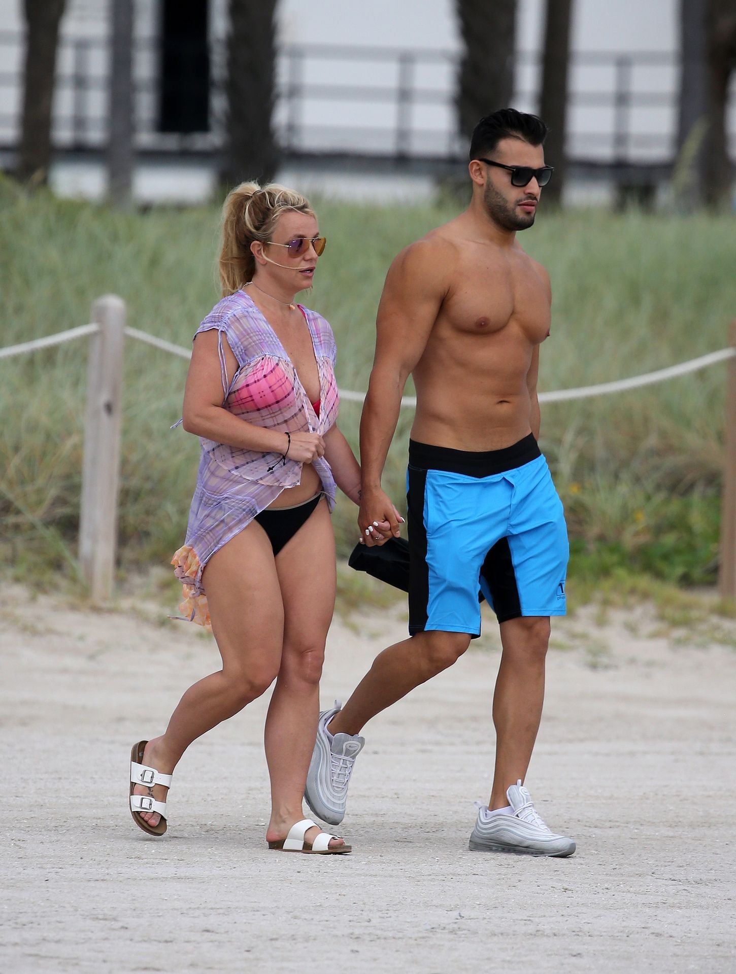 britney-spears-sexy-with-sam-asghari-45 britney spears sexy with sam asghari 45
