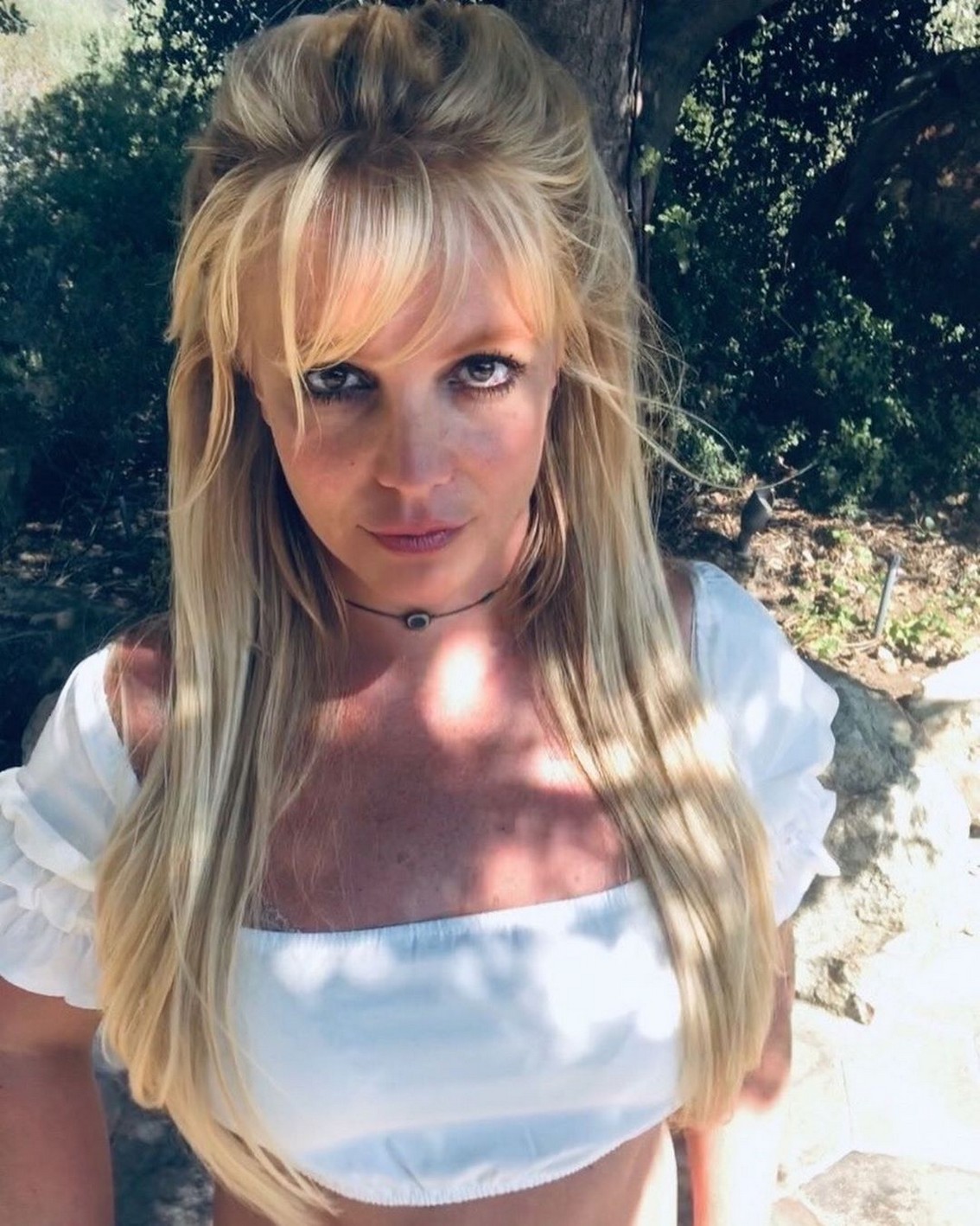 britney-spears-tits-in-cleavage-thefappeningpro-8 britney spears tits in cleavage thefappeningpro 8