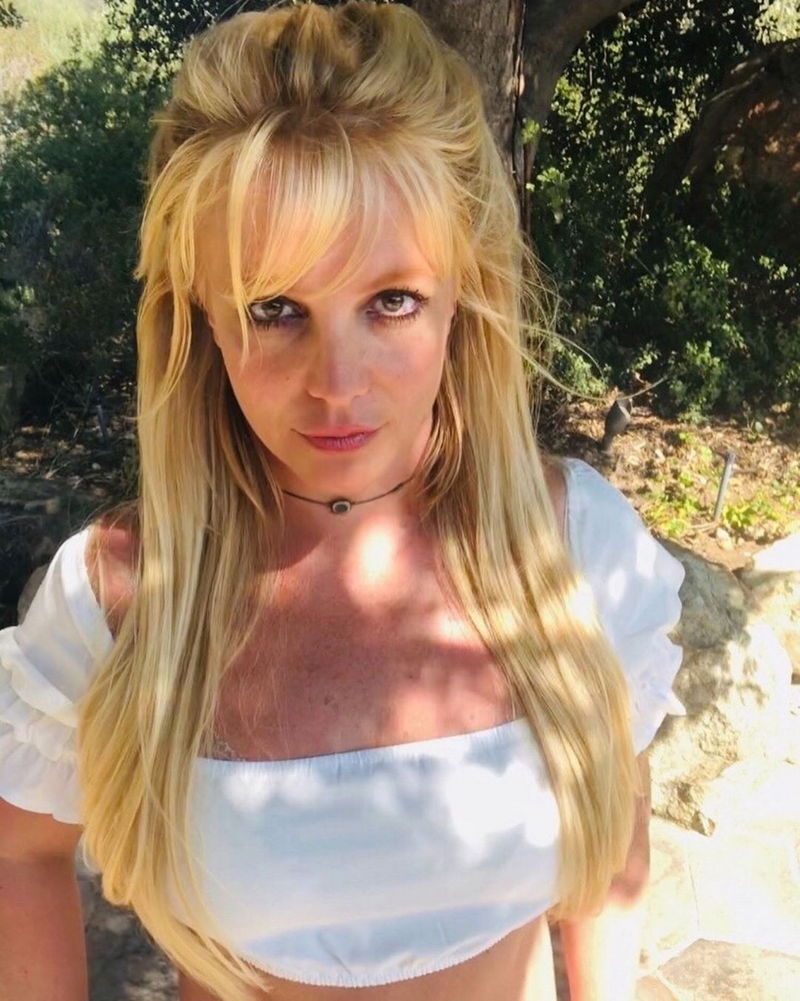 britney-spears-tits-in-cleavage-thefappeningpro-9 britney spears tits in cleavage thefappeningpro 9