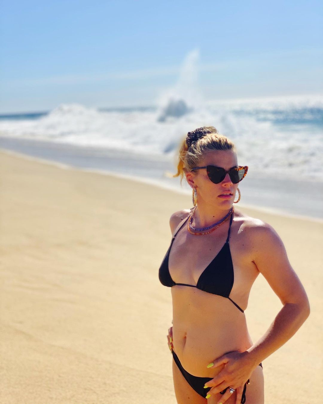 busy-philipps-hot-in-a-bikini-thefappeningpro-8 Busy Philipps Bikini