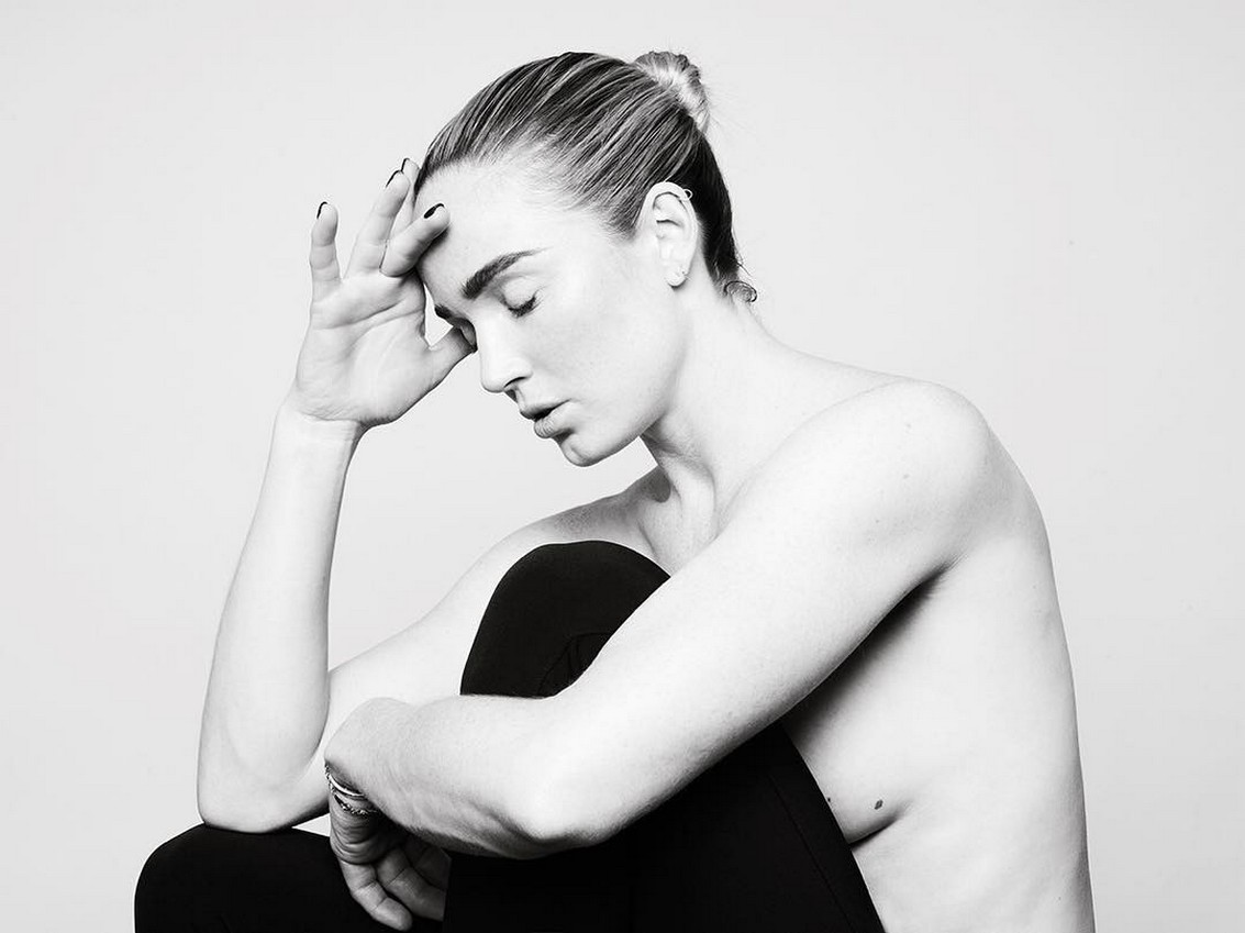 caity-lotz-nude-thefappening-cfd-4 Caity Lotz Topless