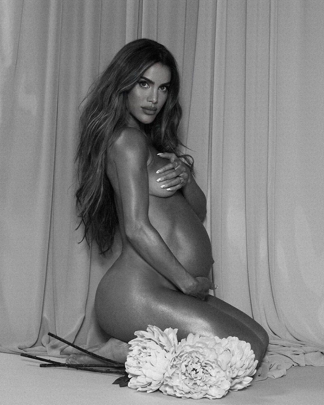 camila-coelho-nude-pregnant-thefappening-cfd-1 Camila Coelho Naked Pregnant