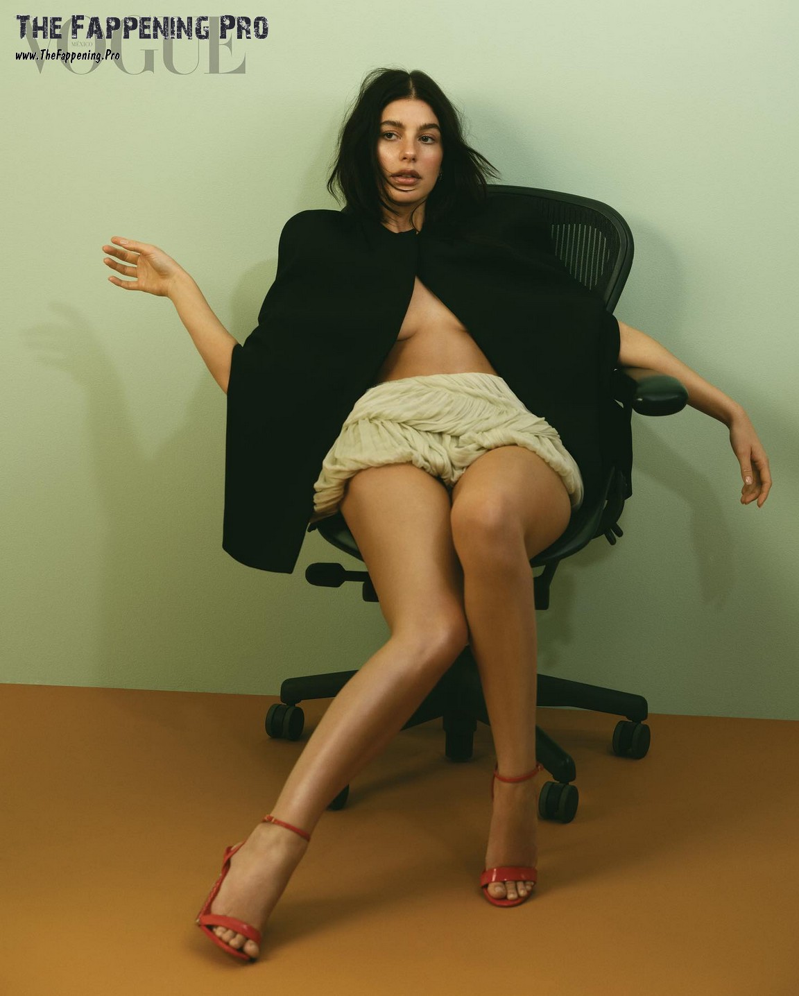 camila-morrone-sexy-thefappening-cfd-12-1 Camila Morrone Sexy Legs In Vogue