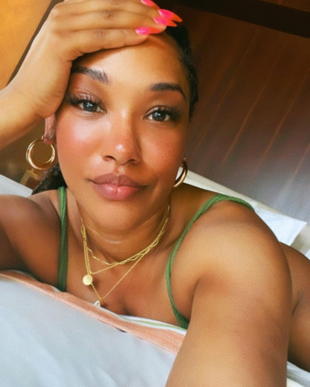 candice-patton-selfie-thefappening-cfd-15 Candice Patton Fappening Selfie