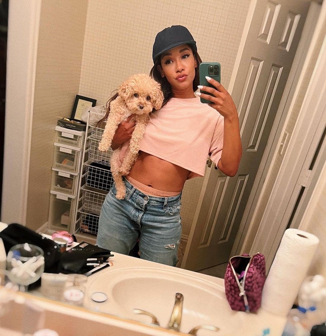 candice-patton-selfie-thefappening-cfd-16 candice patton selfie thefappening cfd 16