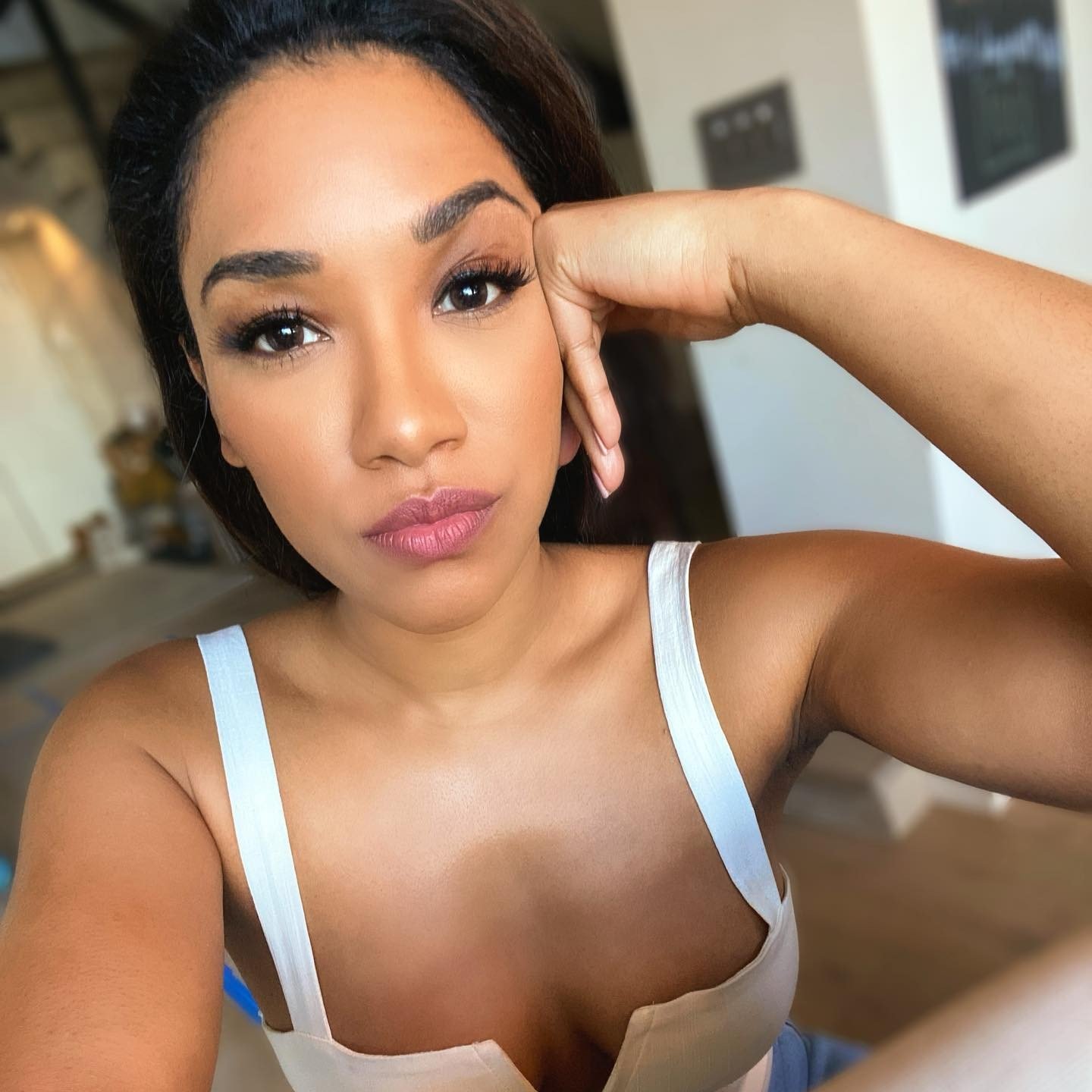 candice-patton-selfie-thefappening-cfd-5 candice patton selfie thefappening cfd 5