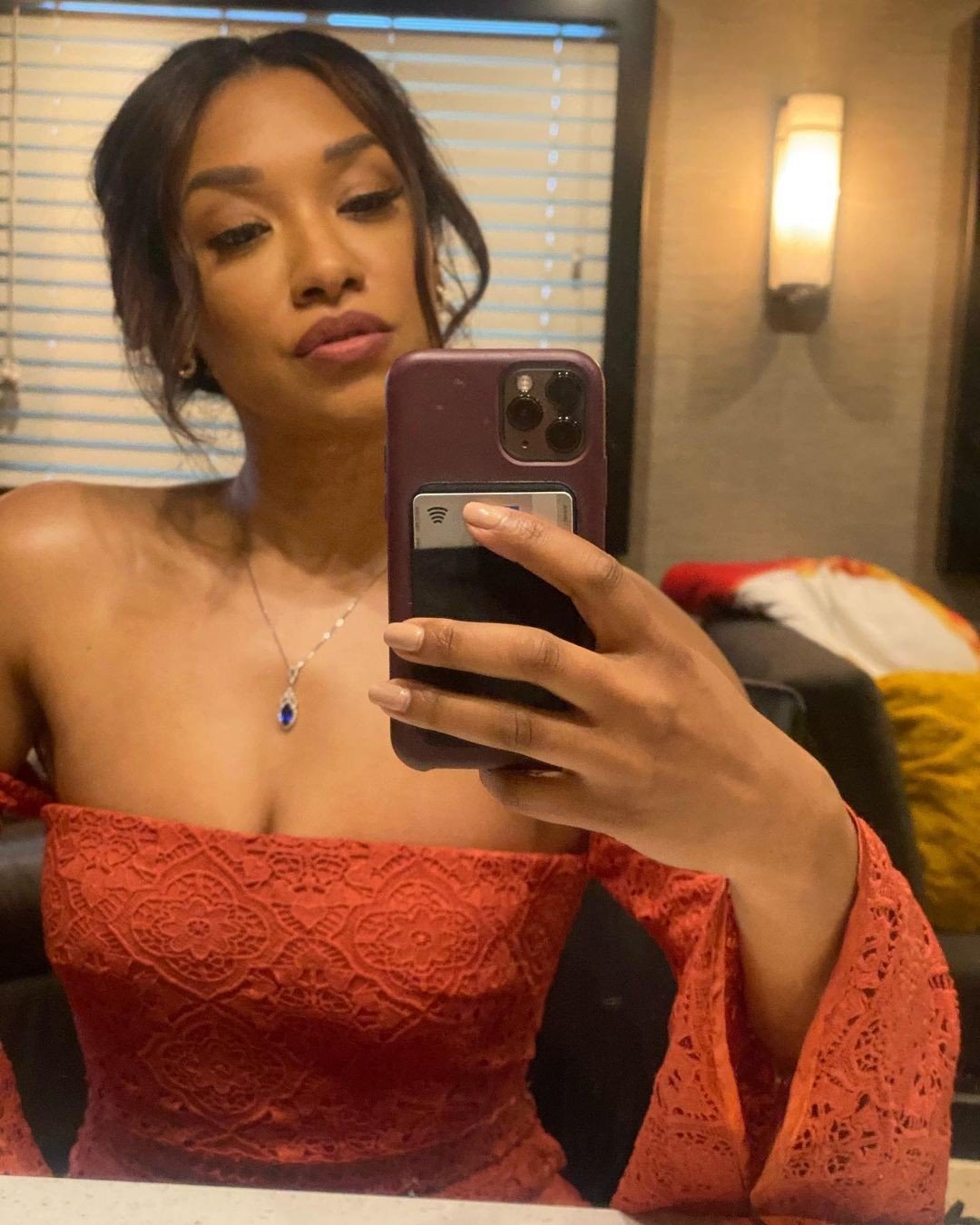 candice-patton-selfie-thefappening-cfd-6 candice patton selfie thefappening cfd 6