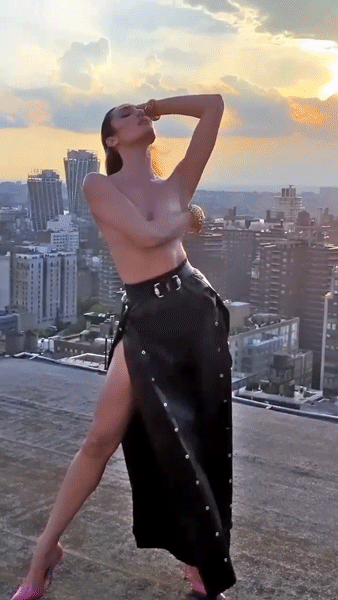 candice-swanepoel-topless-and-sexy-gif candice swanepoel topless and sexy gif