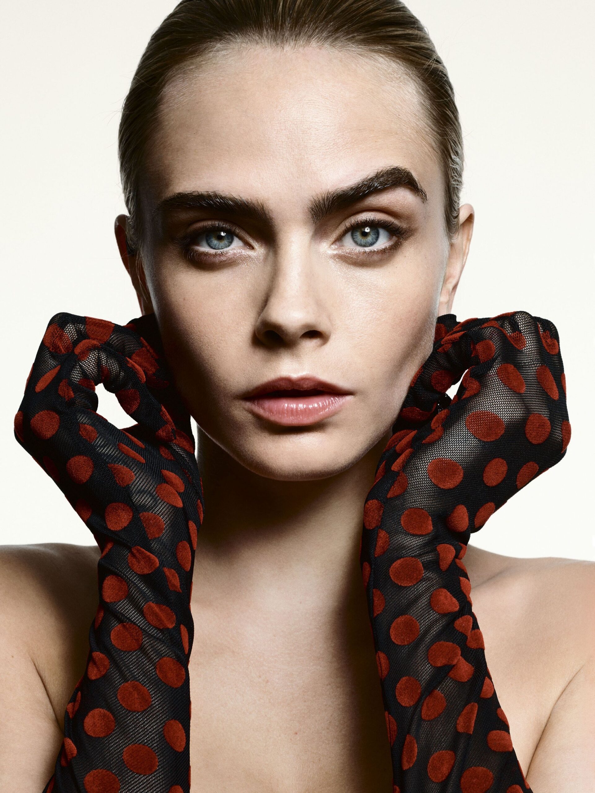 cara-delevingne-nude-topless-8 Cara Delevingne Sexy