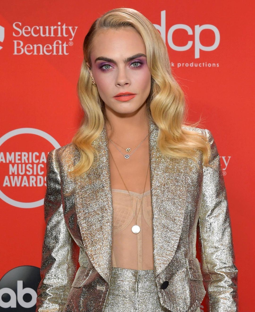 cara-delevingne-sexy-host-of-the-2020-ama-thefappening-cfd-13 cara delevingne sexy host of the 2020 ama thefappening cfd 13