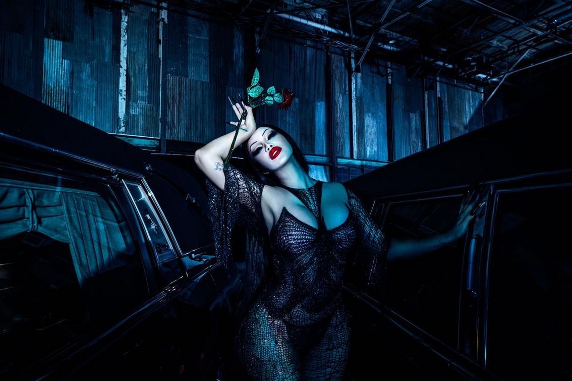 cardi-b-sexy-for-halloween-2021-thefappening-cfd-3 Cardi B Morticia Addams