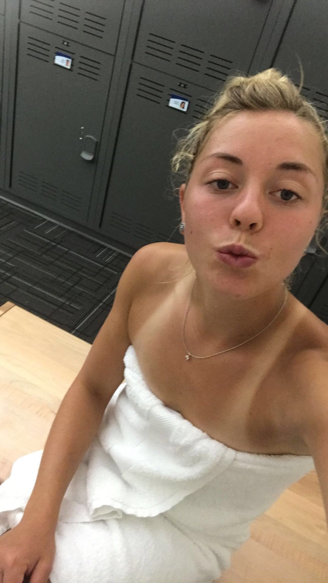 carina-witthoeft-leaked-the-fappening-pro-4 Carina Witthoeft Selfie