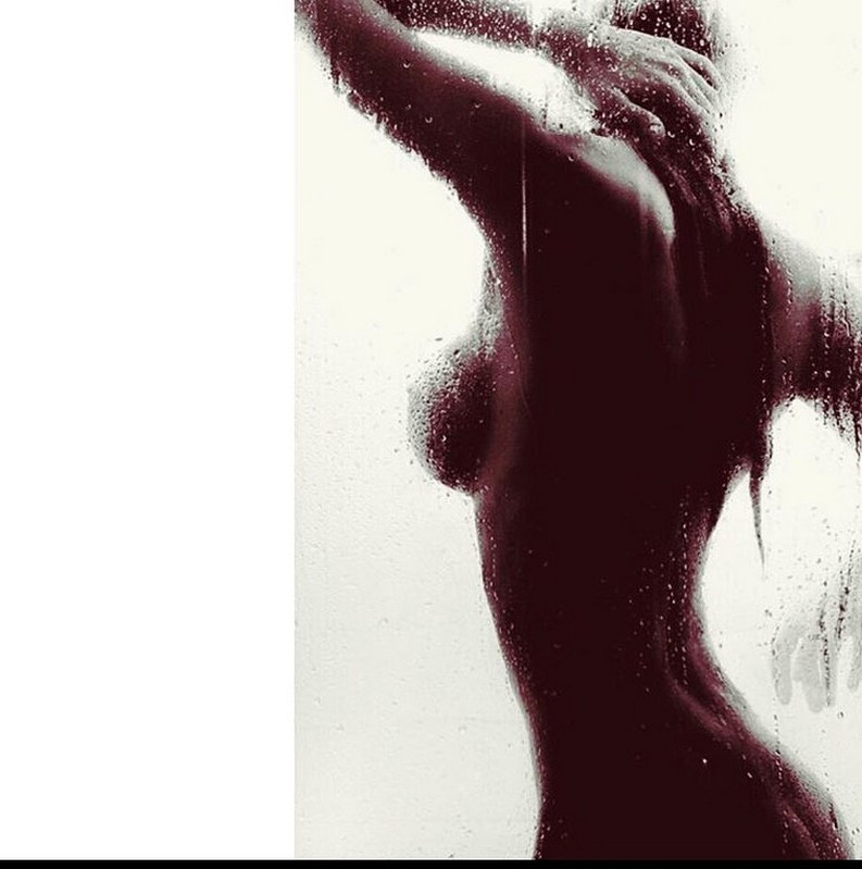 carmen-electra-topless-thefappening-pro-2 Carmen Electra In The Shower