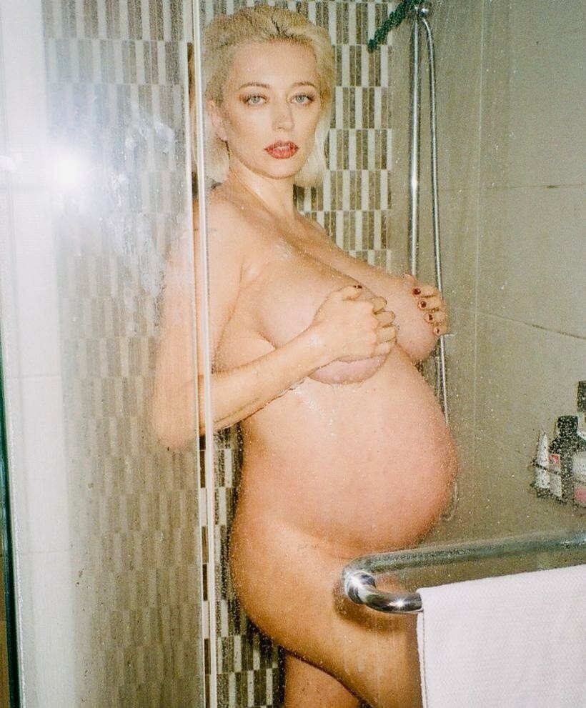 caroline-vreeland-nude-pregnant-thefappening-cfd-9 Nyde With Baby Bump