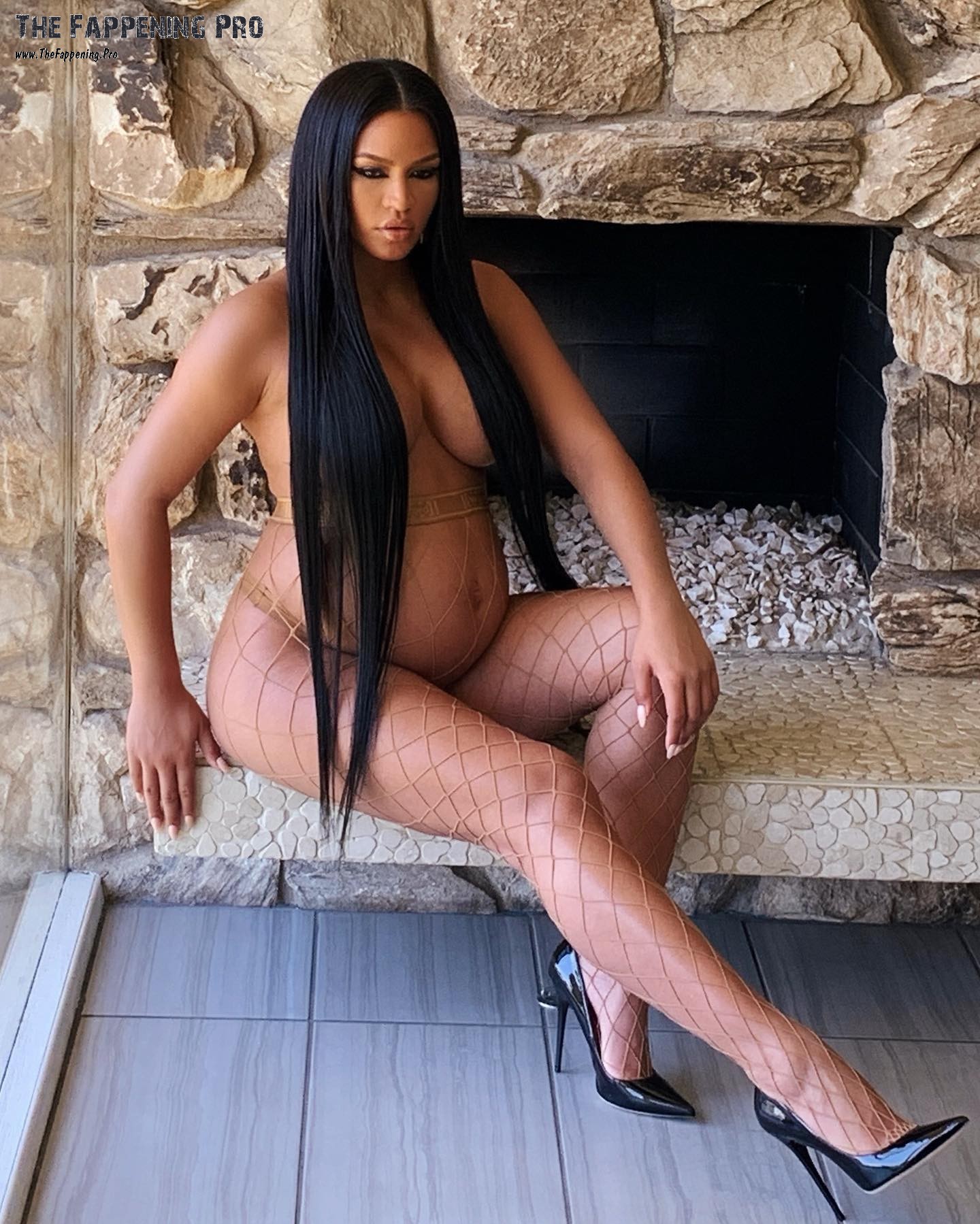 casandra-fine-naked-thefappening-cfd-4 Casandra Fine Nude Pregnant