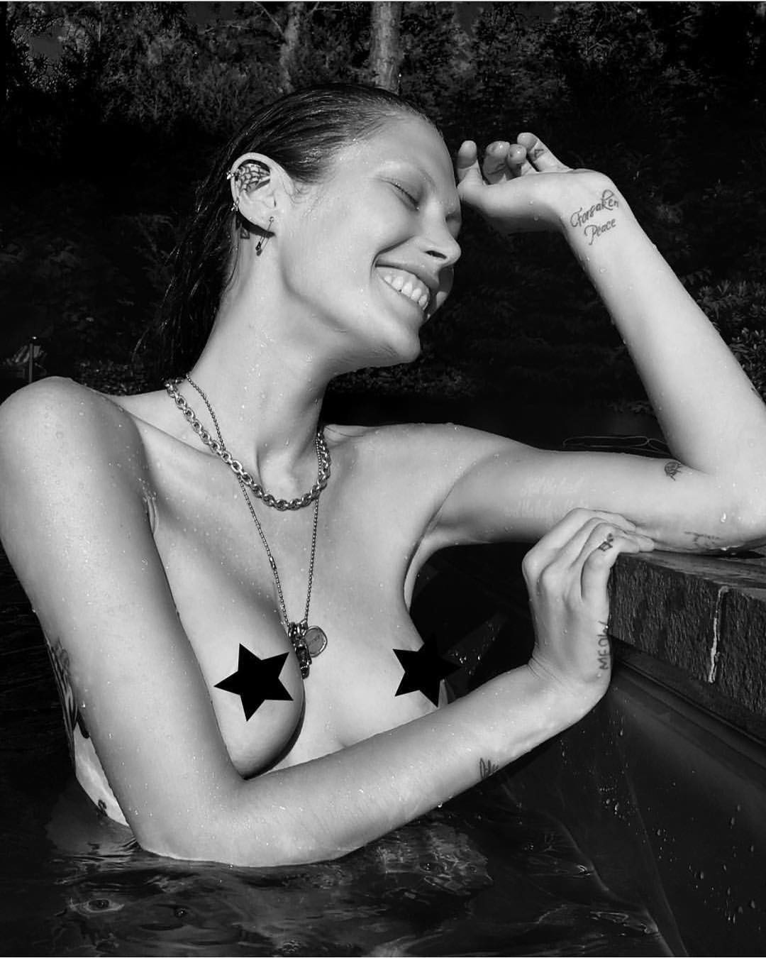 catherine-mcneil-nude-sexy-model-15 catherine mcneil nude sexy model 15