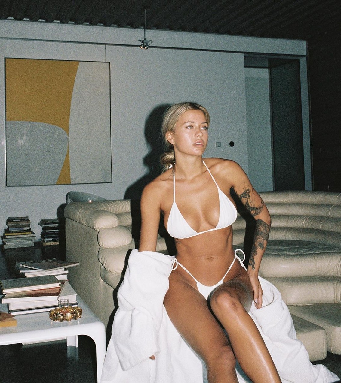 cathlin-ulrichsen-sexy-bikini-thefappening-cfd-17-1 Cathlin Ulrichsen In White Bikini
