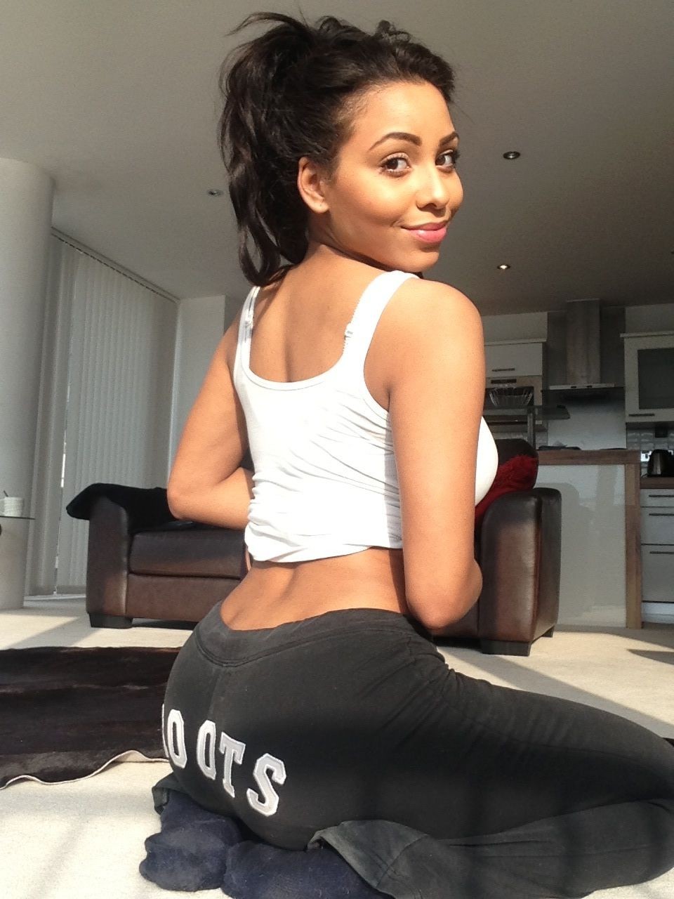 chanel-brown-nude-thefappening-21 chanel brown nude thefappening 21